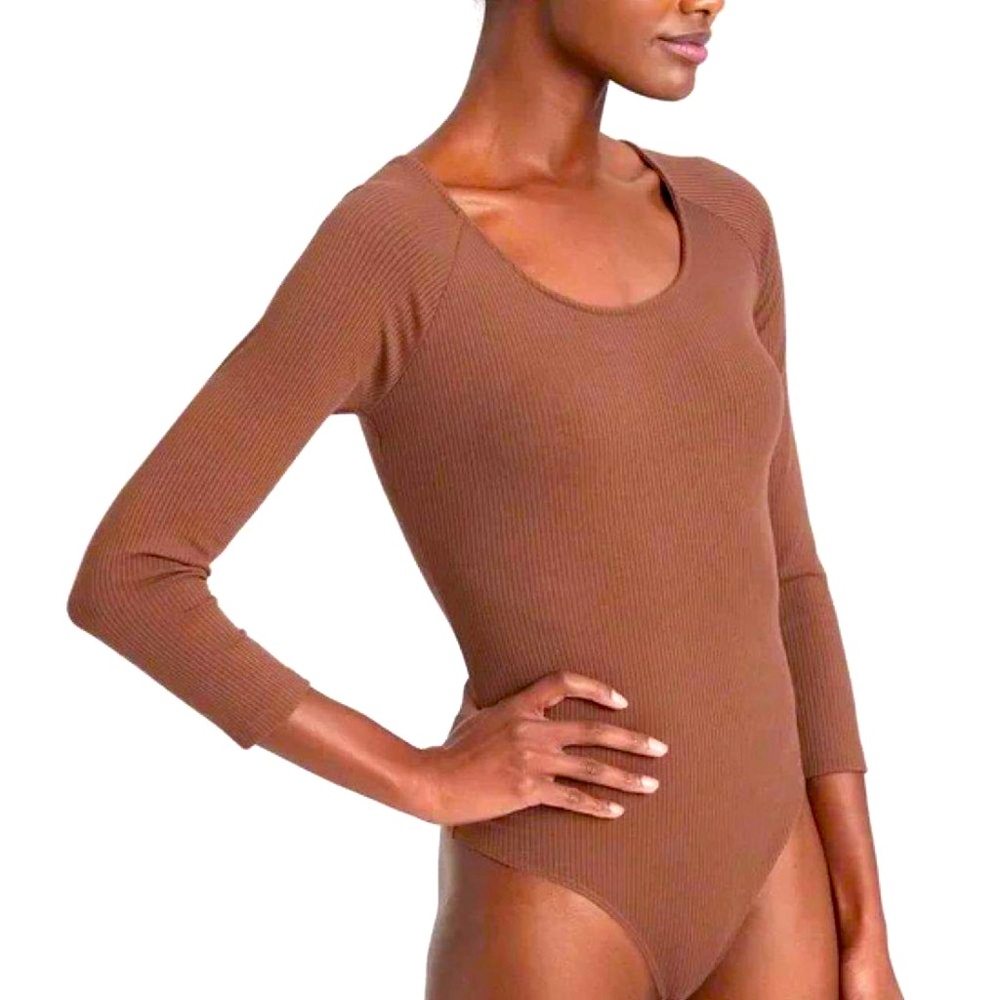 Banana Republic Brown Ribbed Ballerina Neck Bodysuit – Size Medium 🤎✨